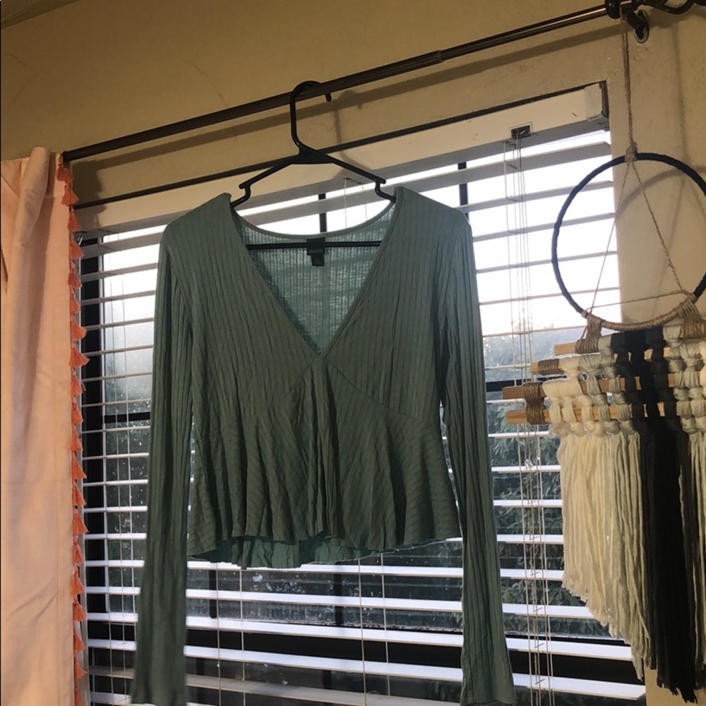 NEVER WORN teal crop blouse